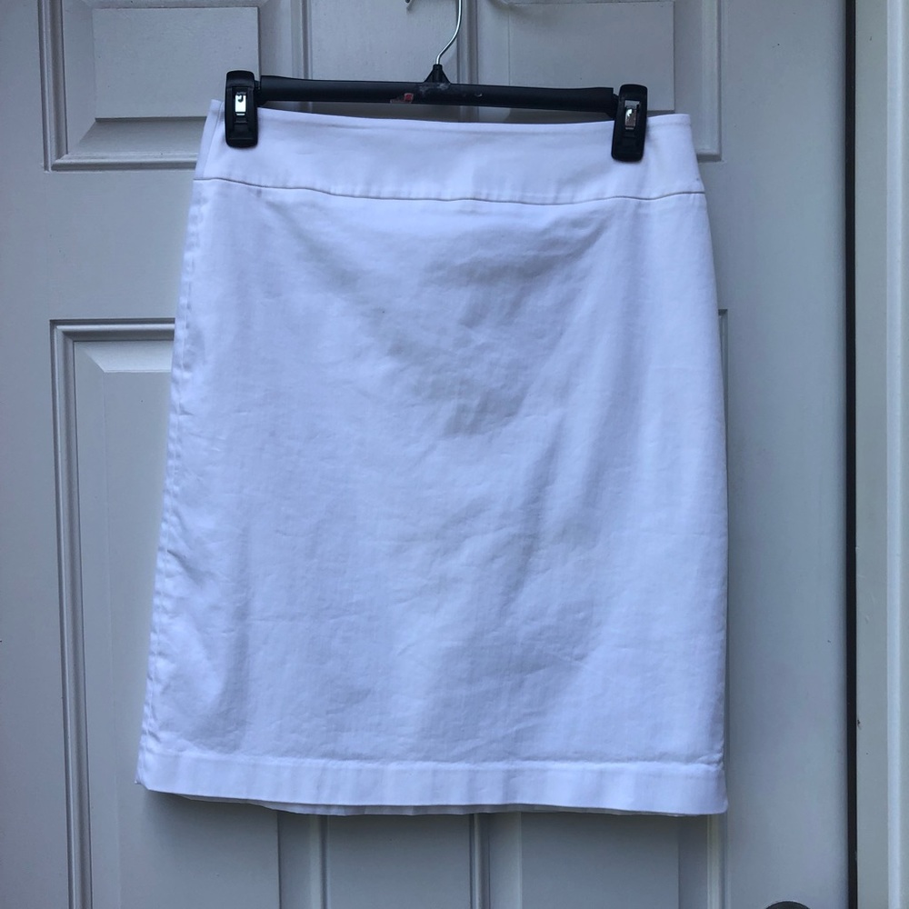 Apostrophe White pencil skirt